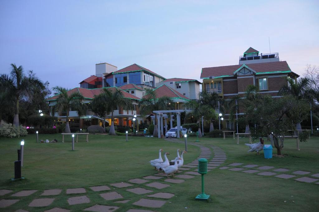 Hotel Le Ruchi The Prince Mysore Esterno foto