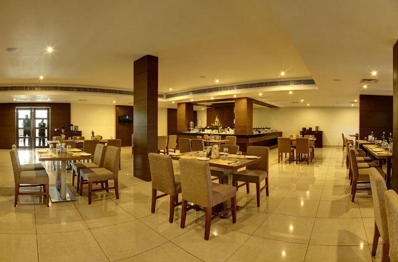 Hotel Le Ruchi The Prince Mysore Esterno foto